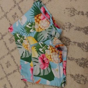 United lifters pineapple shorts